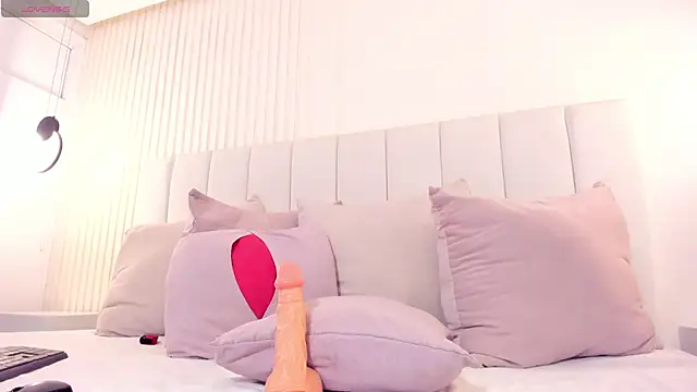 amira_sanz's cam snapshot