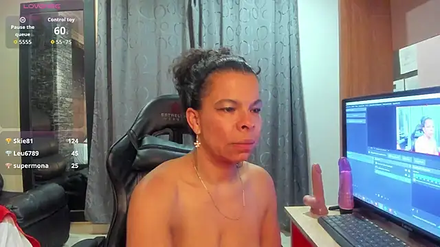 MilfBrenda's cam snapshot