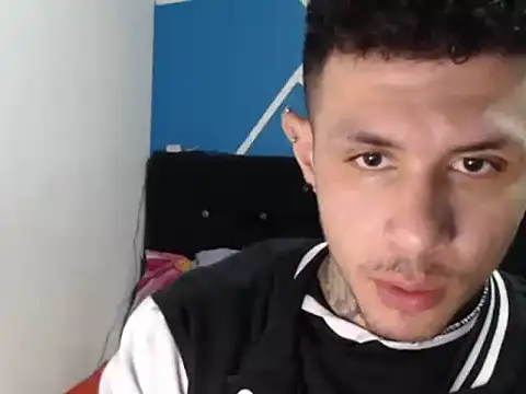 damiansexyboy69's cam snapshot