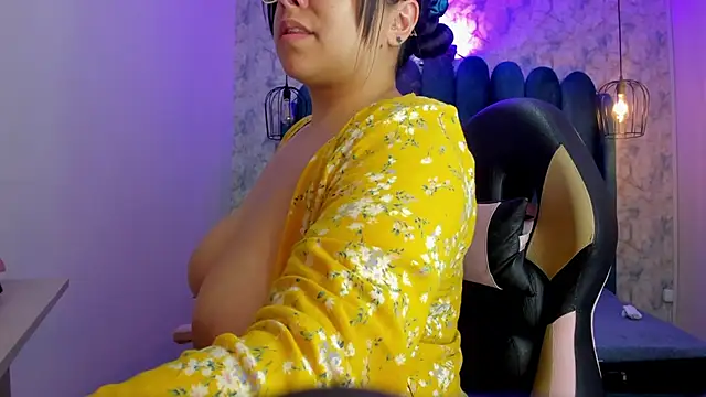 nalalye_cruzz_'s cam snapshot