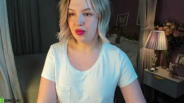 Nikki_Kai's cam snapshot