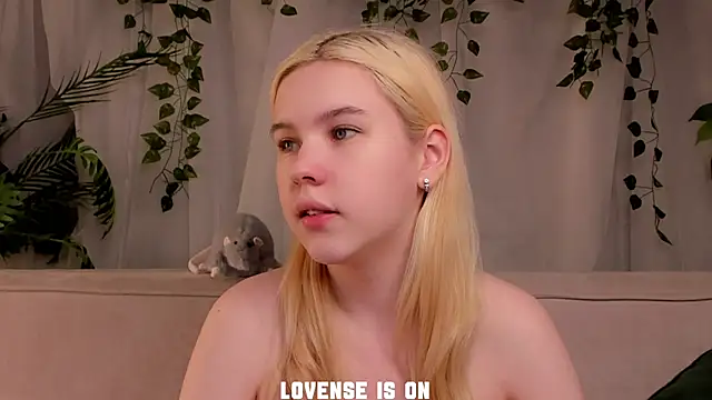 ElizSpieth's cam snapshot