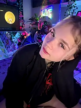 Cutiepiespanks's cam snapshot