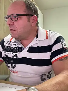 coupleLatinaLovers live sex cam