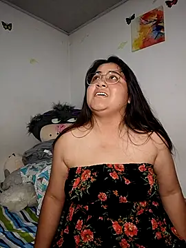 _mari_lunna_'s cam snapshot