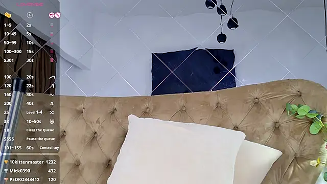 TiffanyWestX's cam snapshot