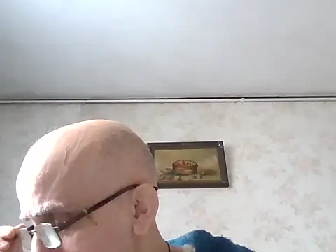 mariusica1@xh live sex cam