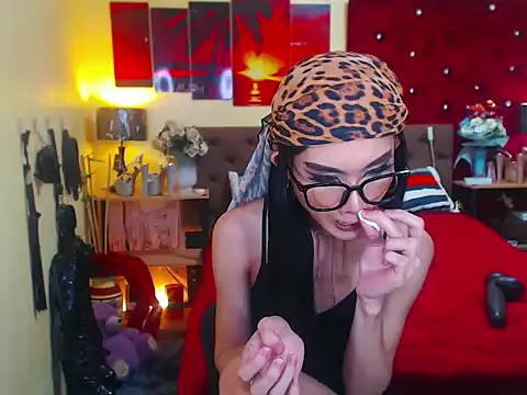 MeatyhorsecockMistress live sex cam