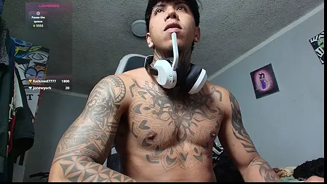 Nickhot0609 live sex cam