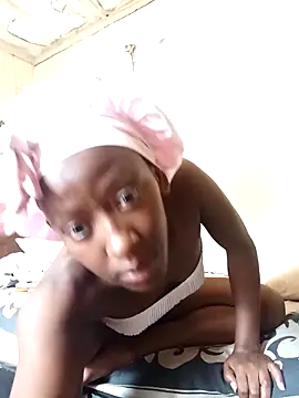 PetiteSquirtQueen's cam snapshot