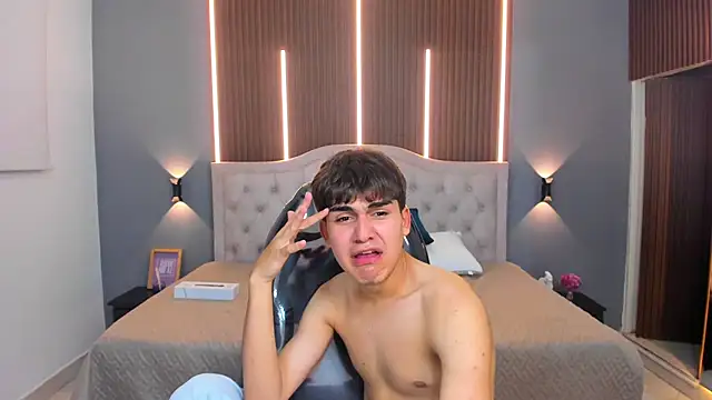 Tommy18__'s cam snapshot