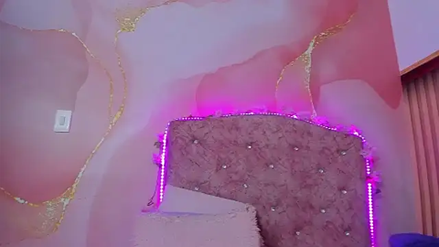 violet_taylor_'s cam snapshot