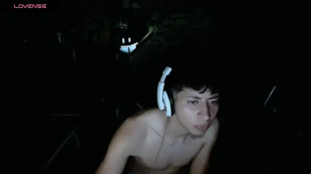 yefersonsijajaj's cam snapshot