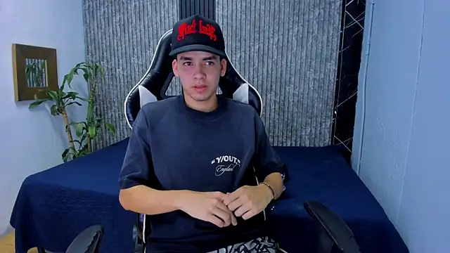 Mike_0233_'s cam snapshot