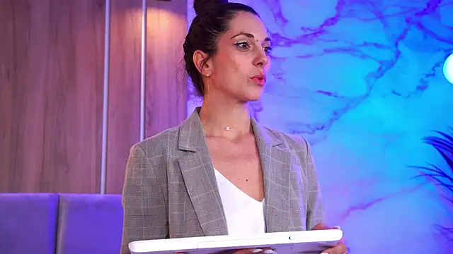 EllyLynn's cam snapshot