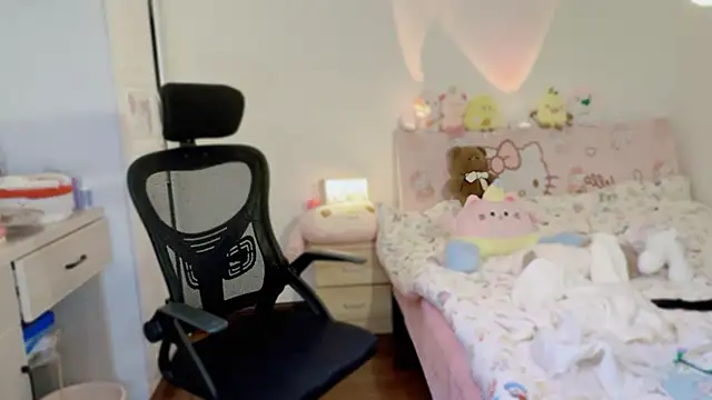 Onecutelittle live sex cam