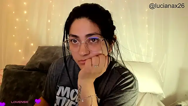 lucy26_'s cam snapshot