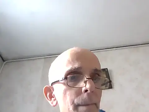 mariusica1@xh's cam snapshot