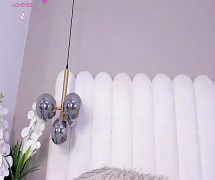 AbbyGils_21's cam snapshot