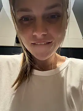 ValenciaShock live sex cam