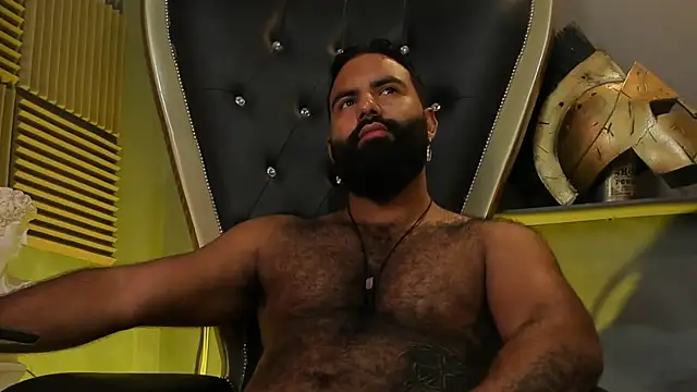 BeardAndrew live sex cam