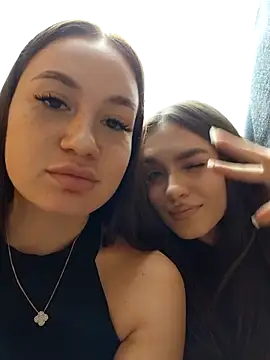 MayaGlow's cam snapshot