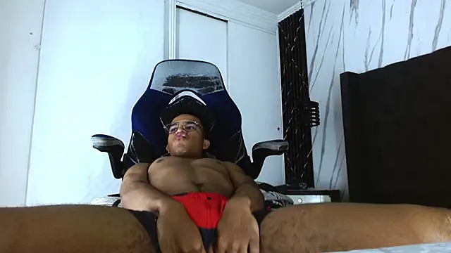 aston_xvera live sex cam