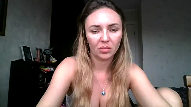 AngelinaLove28's cam snapshot