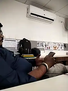 Desi_Lodo_Gujju_Boy's cam snapshot