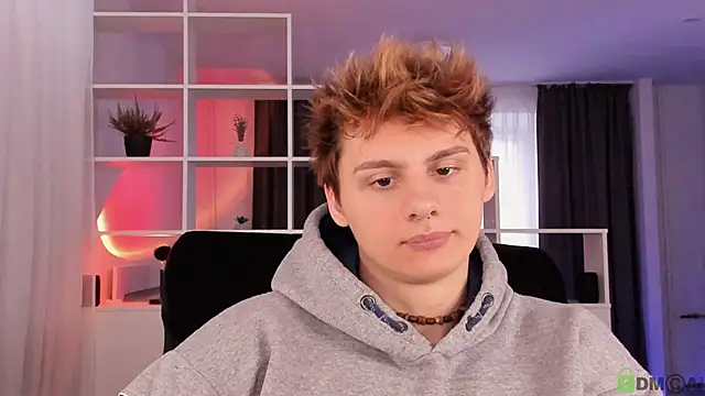 sunnyburn_boy live sex cam