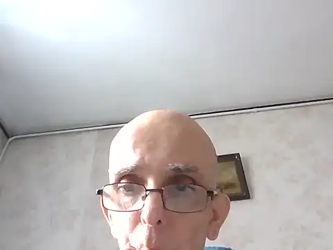 mariusica1@xh live sex cam