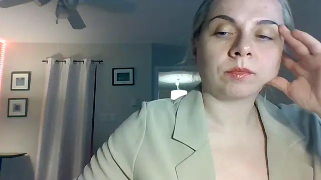 HappyIva's cam snapshot