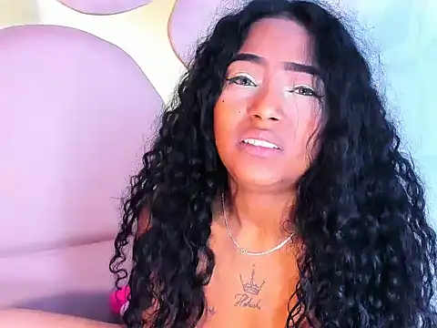 camilaqueenh live sex cam