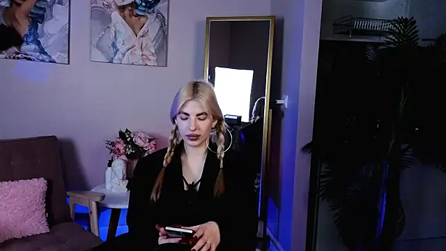 desperate_ramona's cam snapshot