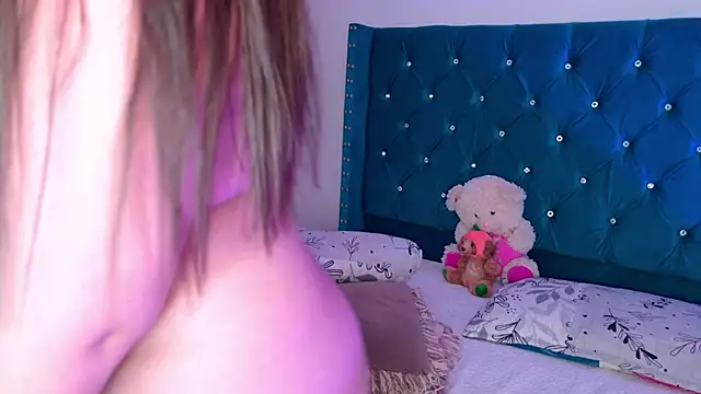 Lilly_Peach22's cam snapshot