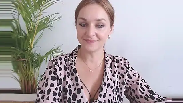 AliciaDesire's cam snapshot