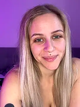 lunawolf21's cam snapshot