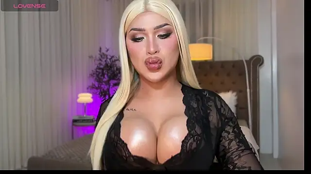 Your_Majesty_Tyra live sex cam