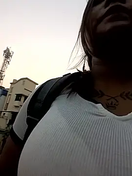 Hot_Urvi's cam snapshot