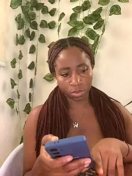 MISSMAYMADMYDAY's cam snapshot