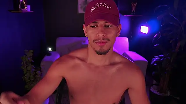 Aaronfox_x's cam snapshot