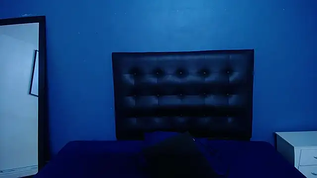 pervert_tiny_girll's cam snapshot