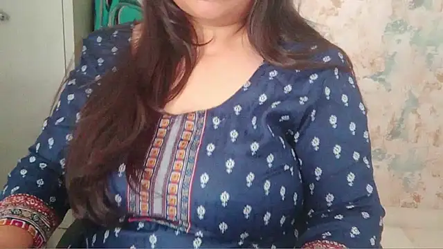 yoursnishaa's cam snapshot