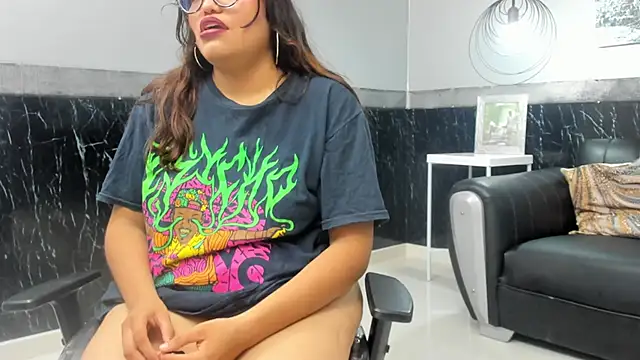 RoxyVixen's cam snapshot