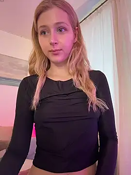 LunaRase live sex cam