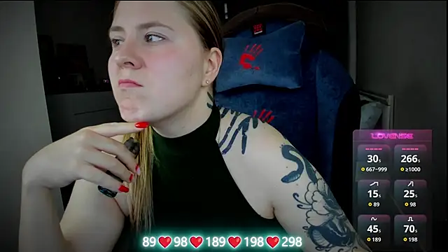 Olivia_Munk's cam snapshot