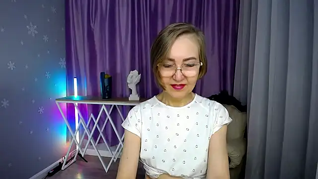 queen_a_n_i's cam snapshot