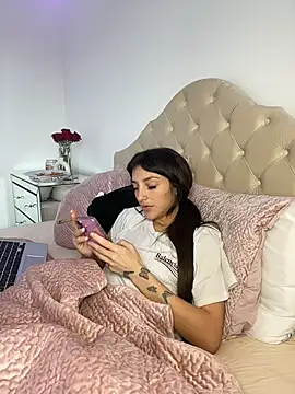 naughtybella05's cam snapshot