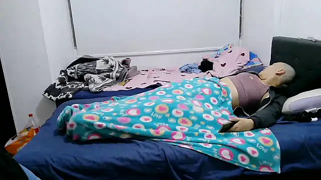 luxandracon23's cam snapshot