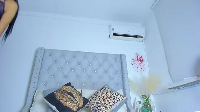 ChocoBunny1 live sex cam